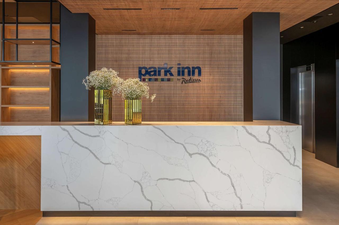 Park Inn By Radisson Vilnius Airport Hotel & Conference Centre Extérieur photo